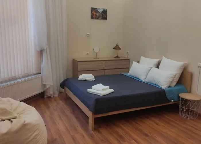 успенская 16. Odessza